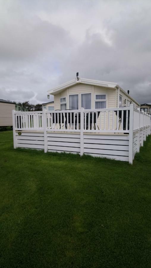Bude Caravan Caromax - Families And Couples Only Exterior photo