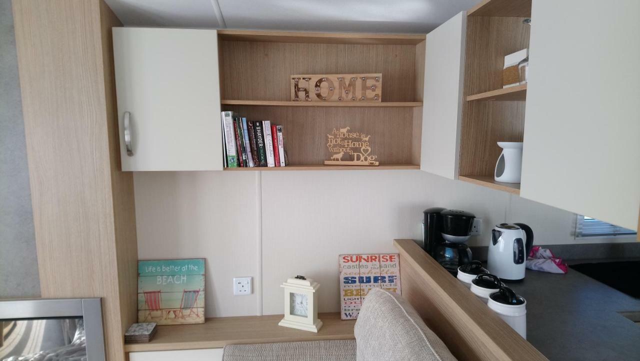 Bude Caravan Caromax - Families And Couples Only Exterior photo